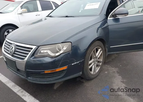 2008 Volkswagen Passat Lux from USA, damaged, VIN WVWEK73CX8P054178